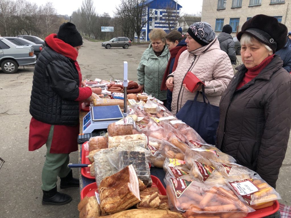 В пгт Володарское состоялась сельскохозяйственная ярмарка 7