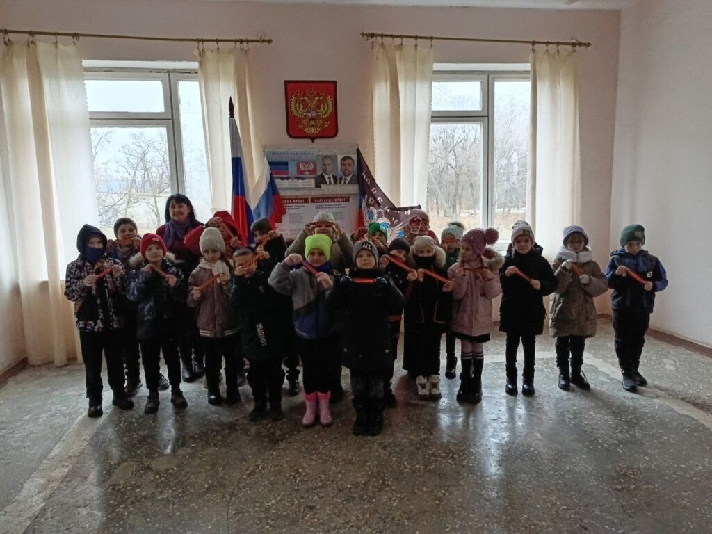 В рамках проекта «Российское село» провели акцию «Георгиевская лента - символ Победы...», приуроченную ко Дню георгиевской ленты 1
