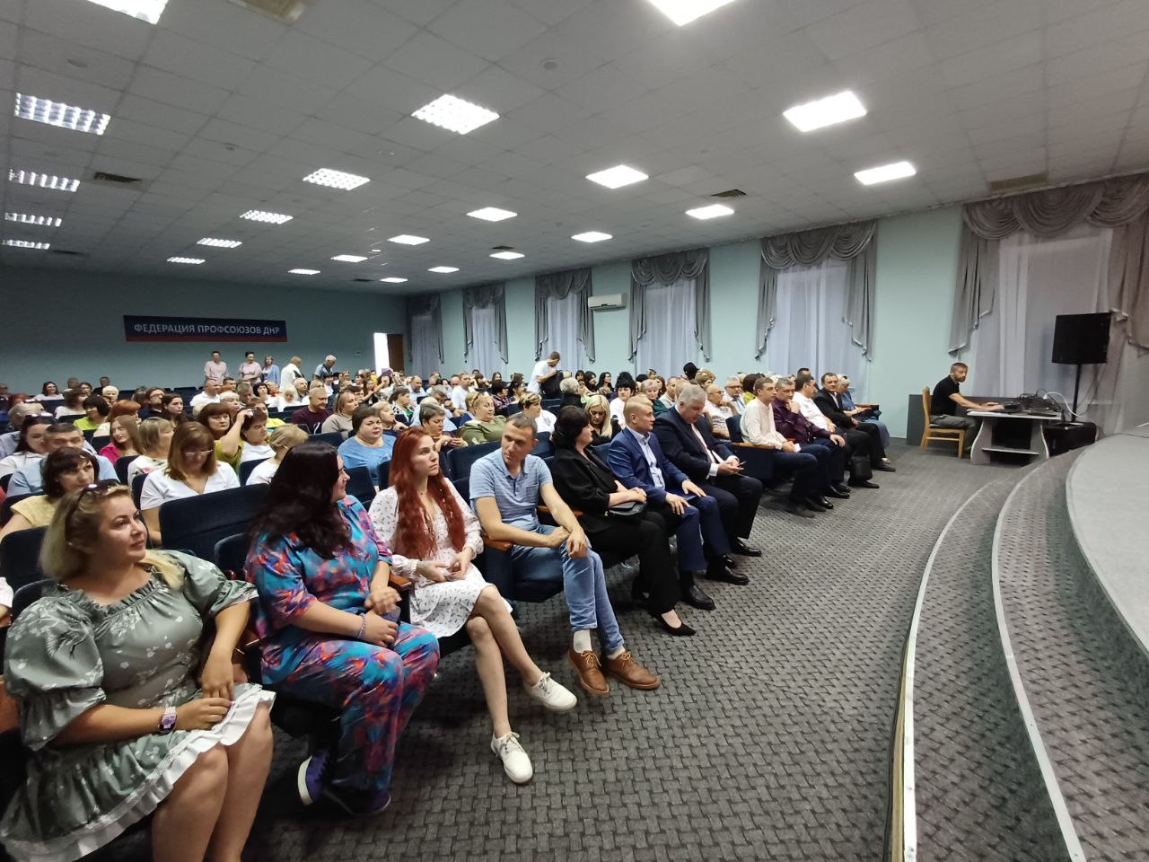 Лучших ветеринаров Донбасса наградили в преддверии профессионального праздника