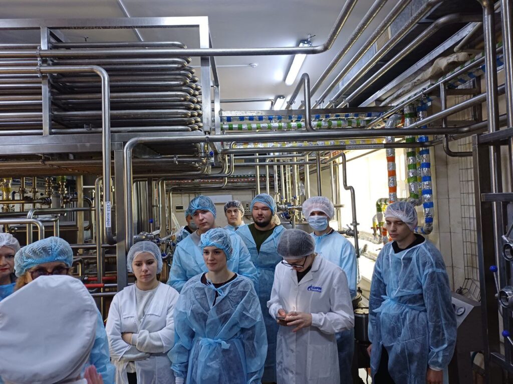 Студенты ДонНУЭТ ознакомились с работой Макеевского комбината детского питания 5